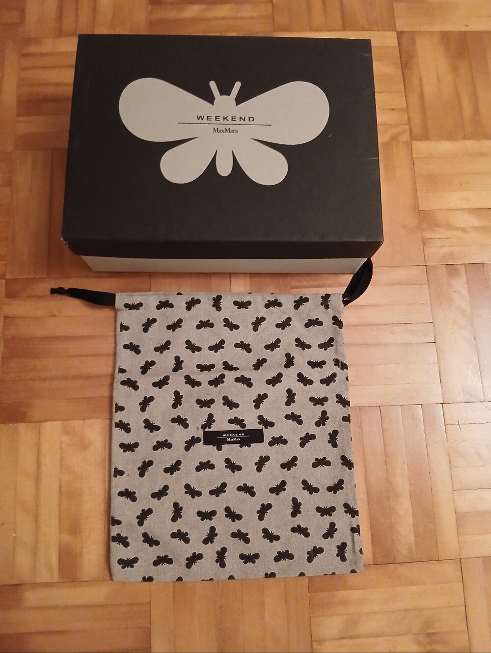 Weekend MaxMara Black & White Logo Box with bag